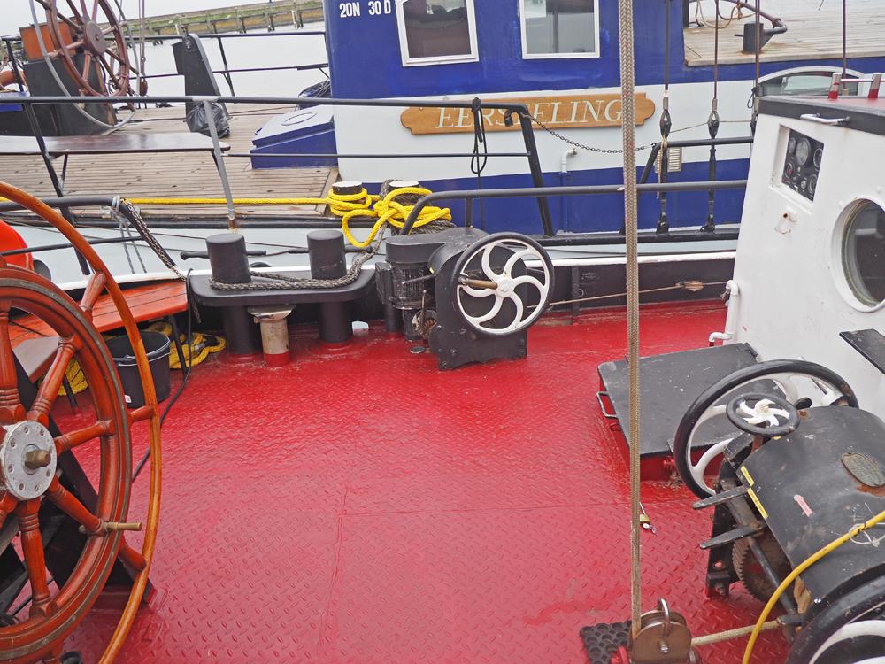 picture Deck equipment